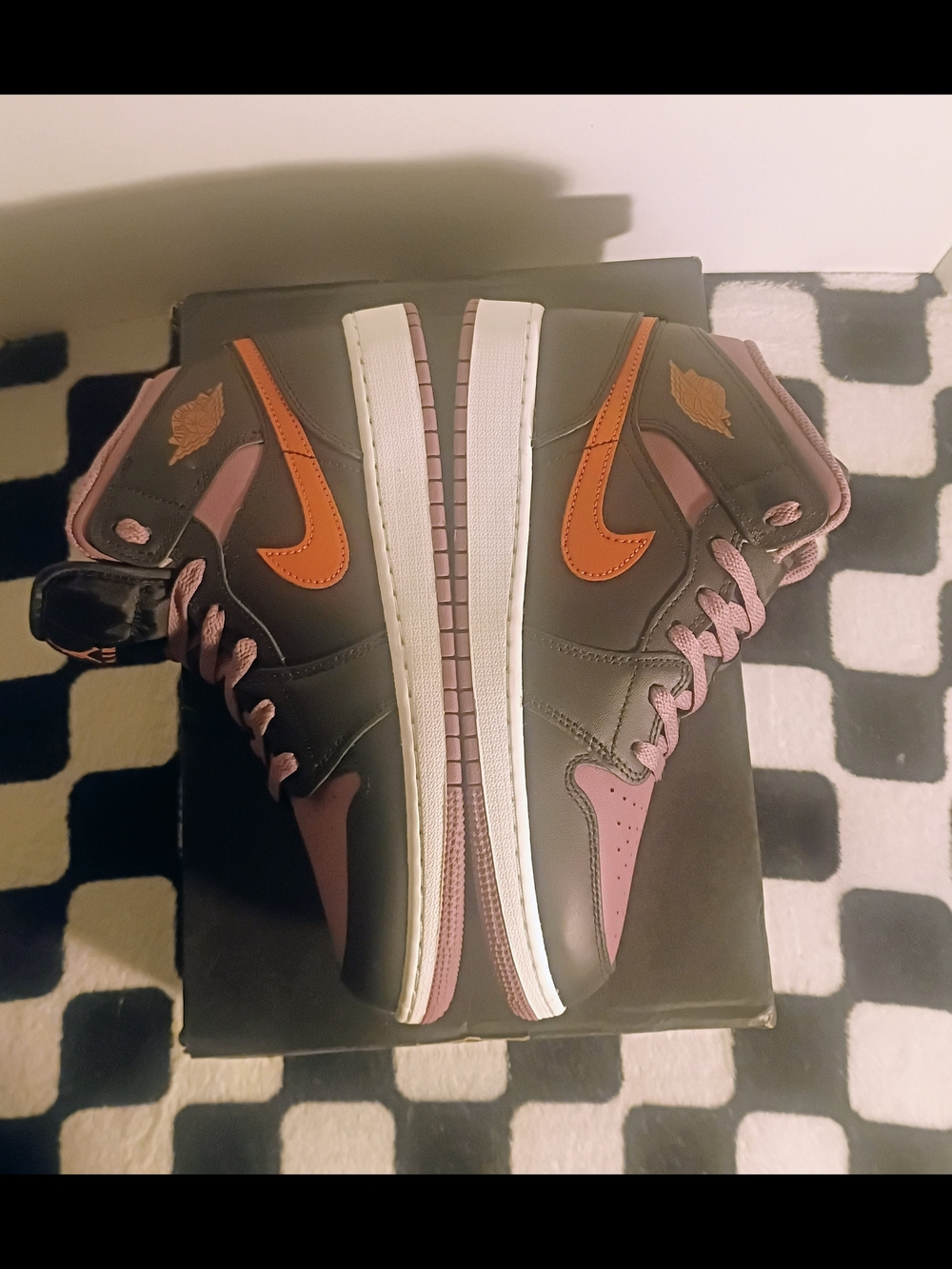 Air Jordan 1 Mid SE (GS) "Sky J Mauve" - Size 7Y/8.5W